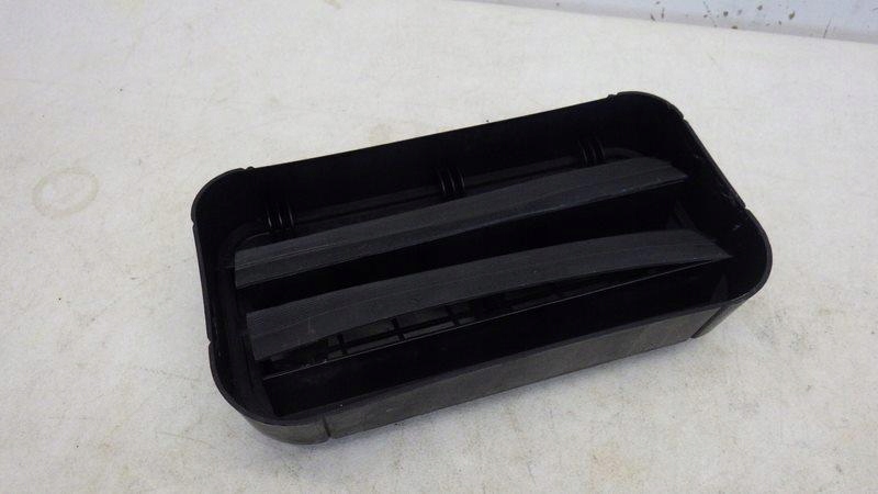 фото №1, Решётка вентиляционная задняя peugeot 308 i t7 hb 9658246080