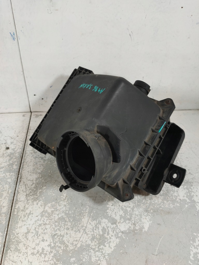 фото №1, Корпус фільтра повітря a4 b6 3,0 asn 06c133837l