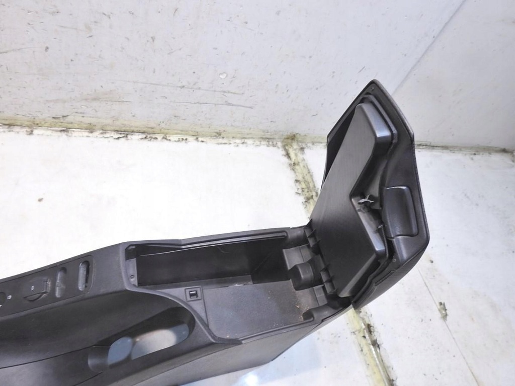 фото №9, Туннель средний подлокотник seat altea 5p0864251b te001183