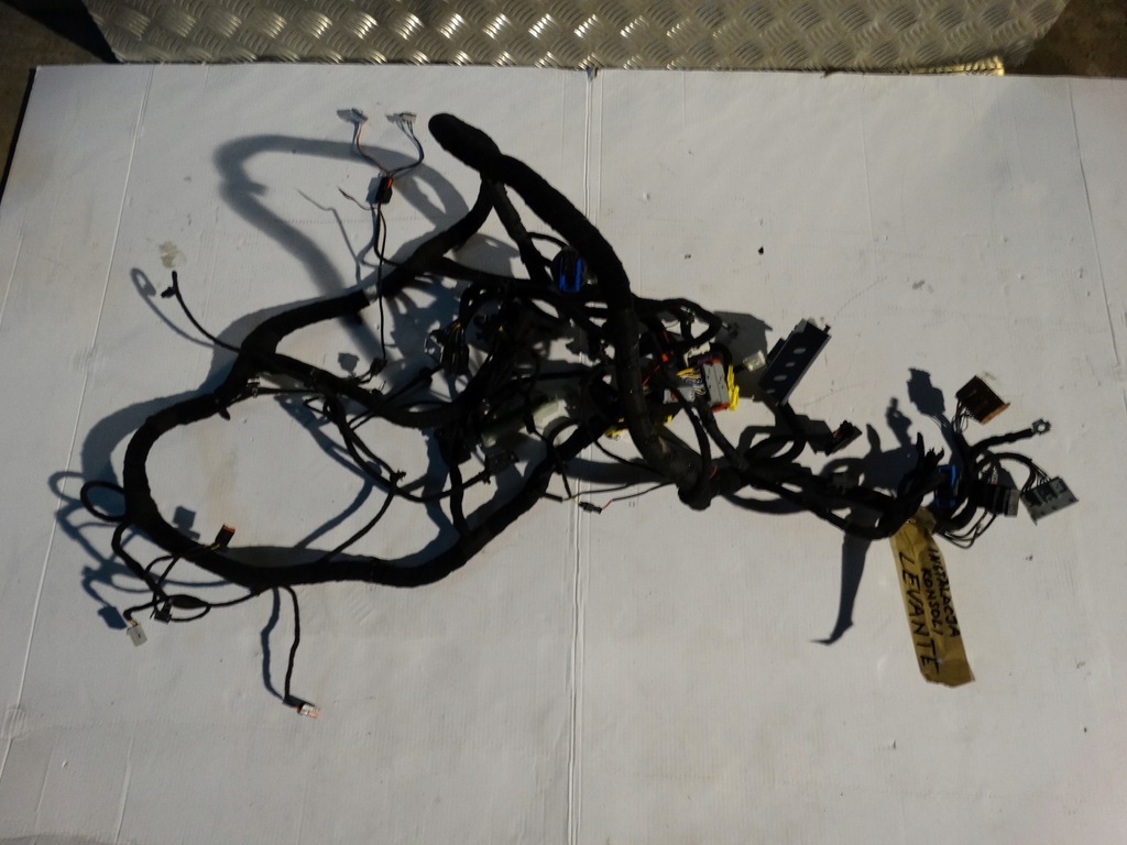 фото №1, Idealna электропроводка консоли maserati levante 1