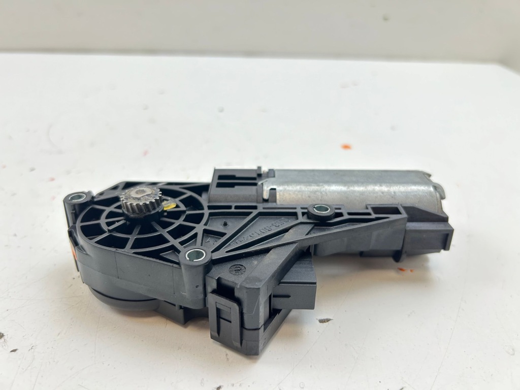 фото №7, 2011 bmw 5 gt f07 моторчик люк 7706001101