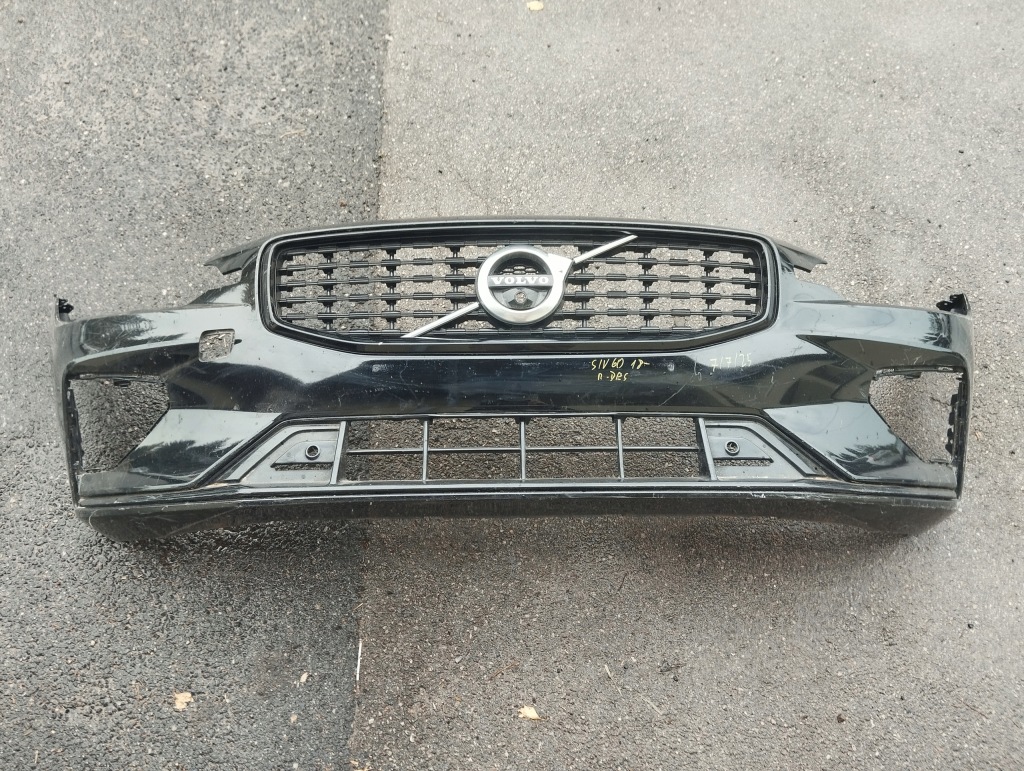 Купить Volvo s60 v60 18- бампер перед передний r-design решётка средняя решётка