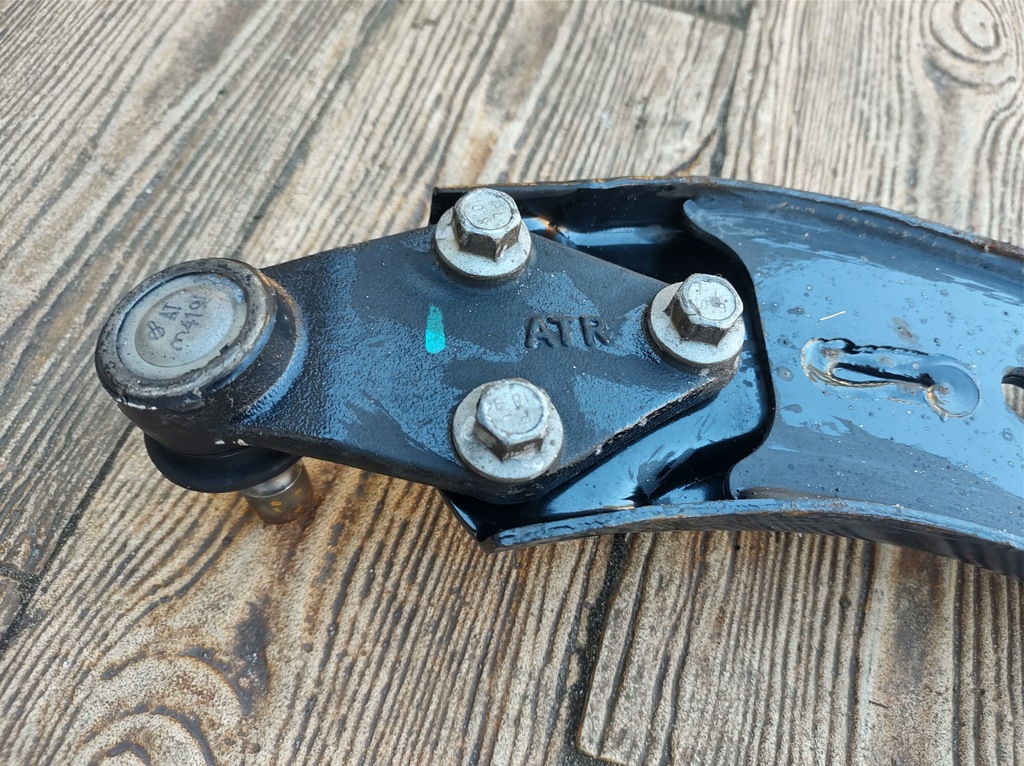 фото №7, Mg zs ev 2023 - рычаг правый перед