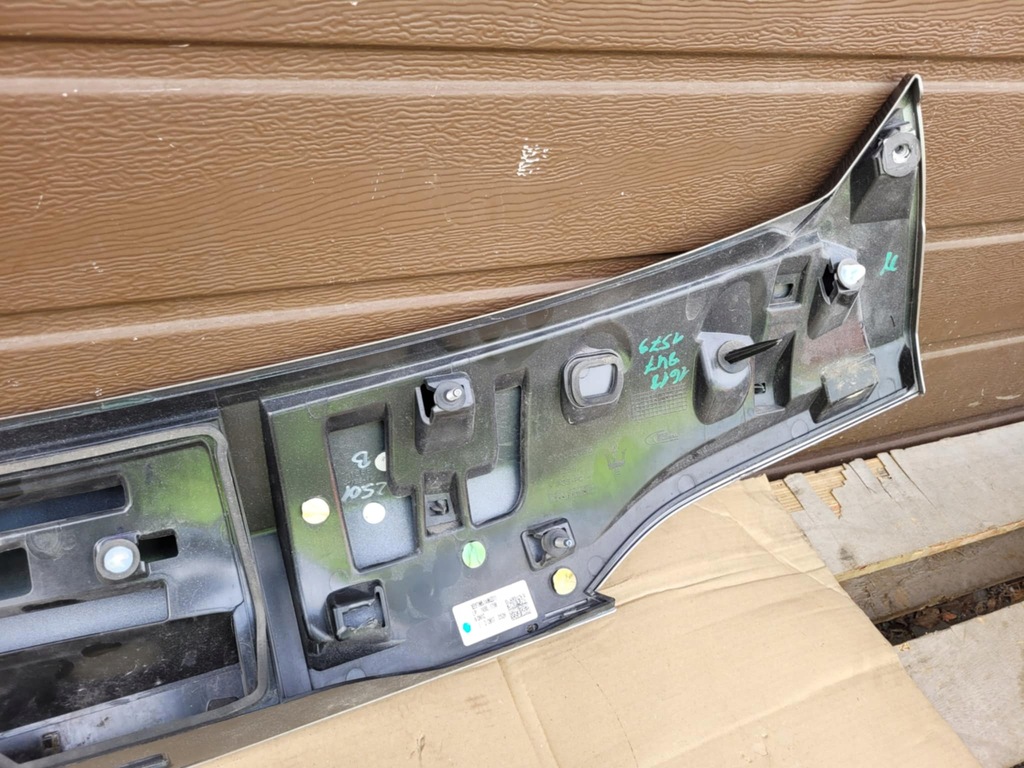 фото №10, Накладка крышки багажника maserati levante 670042733