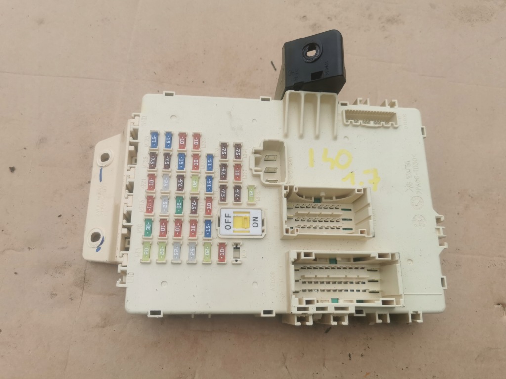 фото №1, Hyundai i40 11- коробка запобіжників