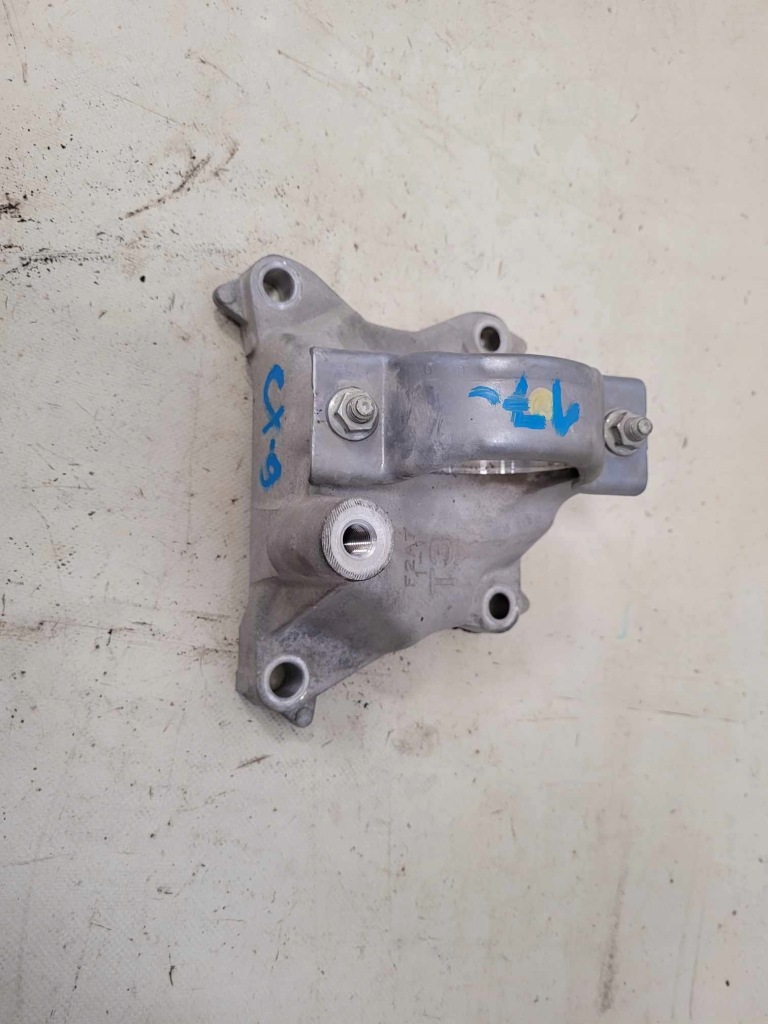 Купить Кронштейн опора полуось 2.5 b mazda cx-9 2 tc