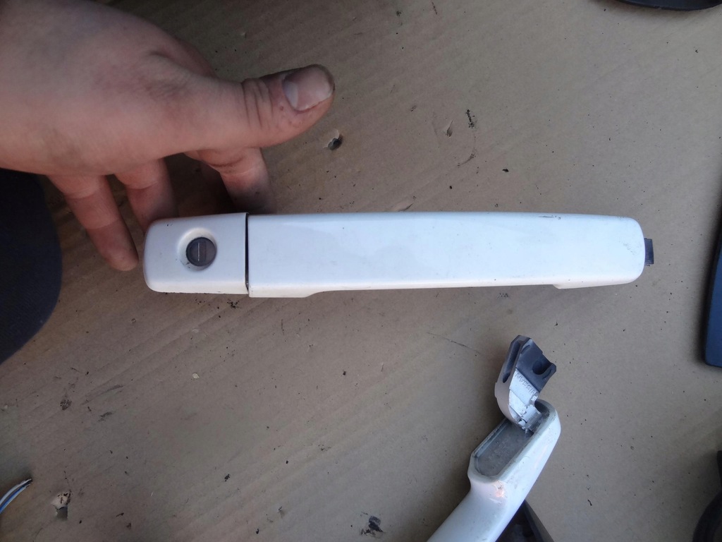 фото №1, Ручка дверь левый перед nissan qashqai i j10 lift ручка дверь qashqai i