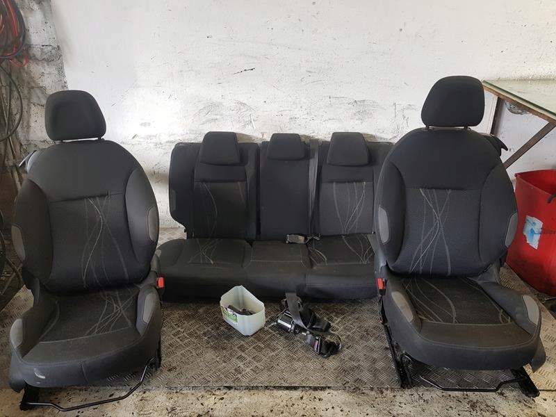 фото №1, Сиденье сиденья заднее сиденье задняя ремни peugeot 208 i 3d