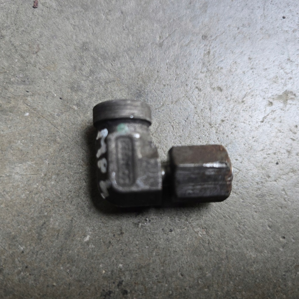 Купити Actros mp4 arocs з'єднувач патрубок трубка підйому кабіни кутовий кутовий