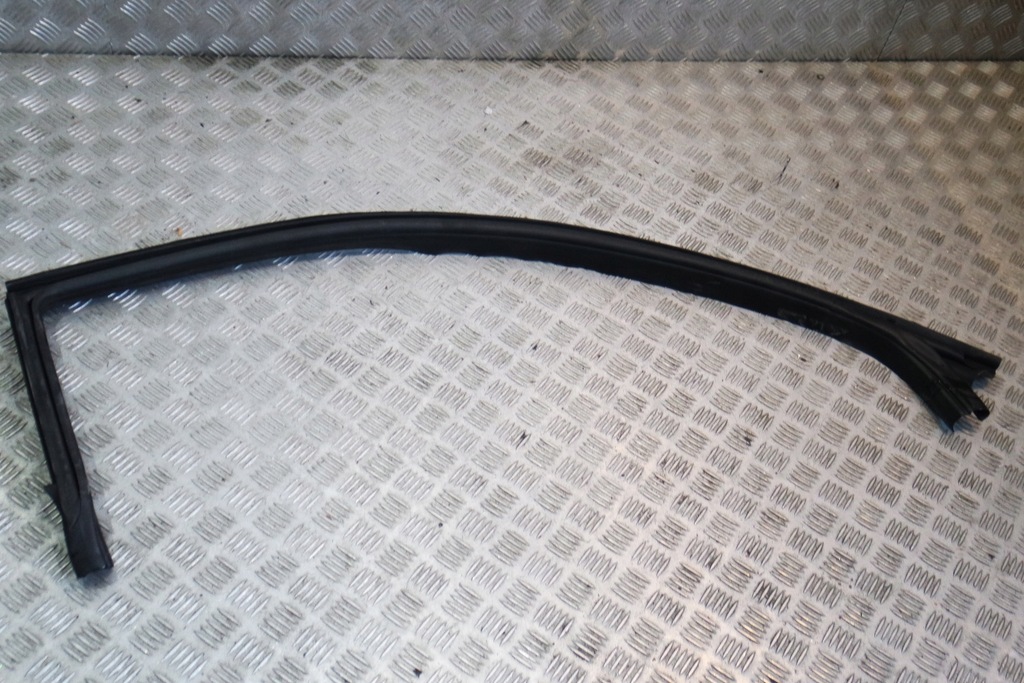 фото №1, Прокладка дверь правый ferrari f8 tributo 770647