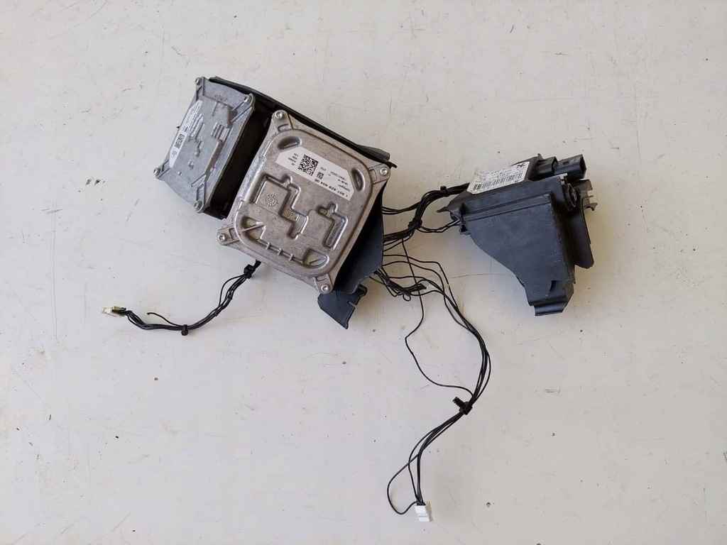 фото №1, Peugeot 308 преобразователь модуль led 130732940300