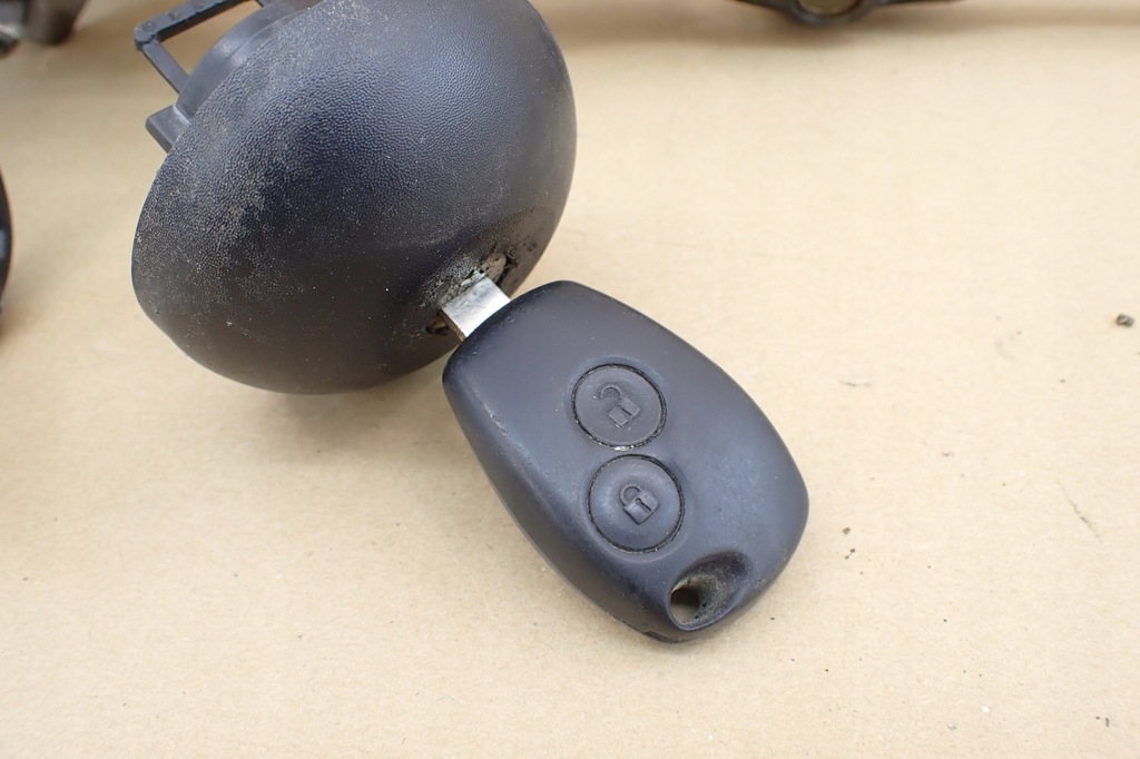 фото №5, Колонка рулевая ze замок зажигания крышка заливной dacia duster i 1.5 dci