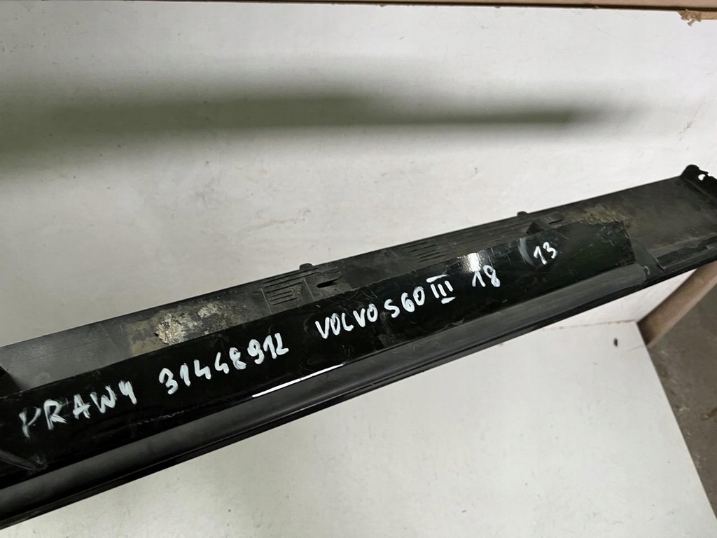фото №9, Молдинг поріг права volvo s60 iii 18-