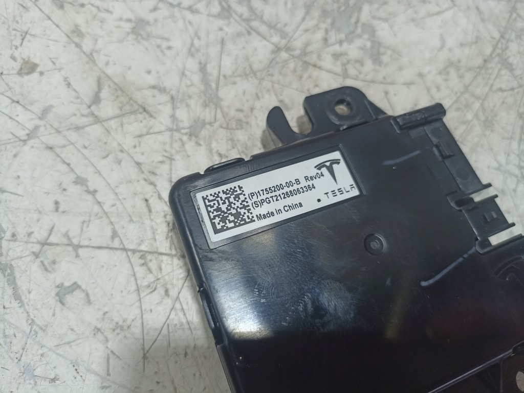 Tesla model 3 модуль usb 1755200-00-b Доставка