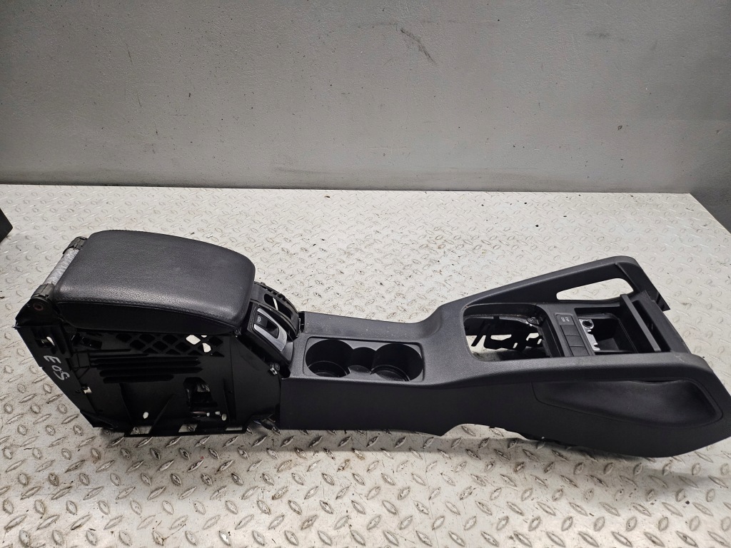 фото №1, Vw eos туннель средний кружки подлокотник europa