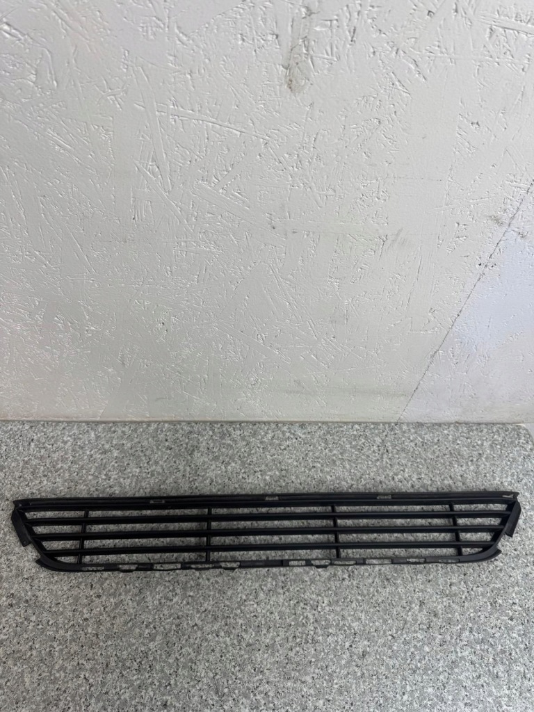 Купить Решётка бампера volvo v40 ii 2012-2018r 31347091