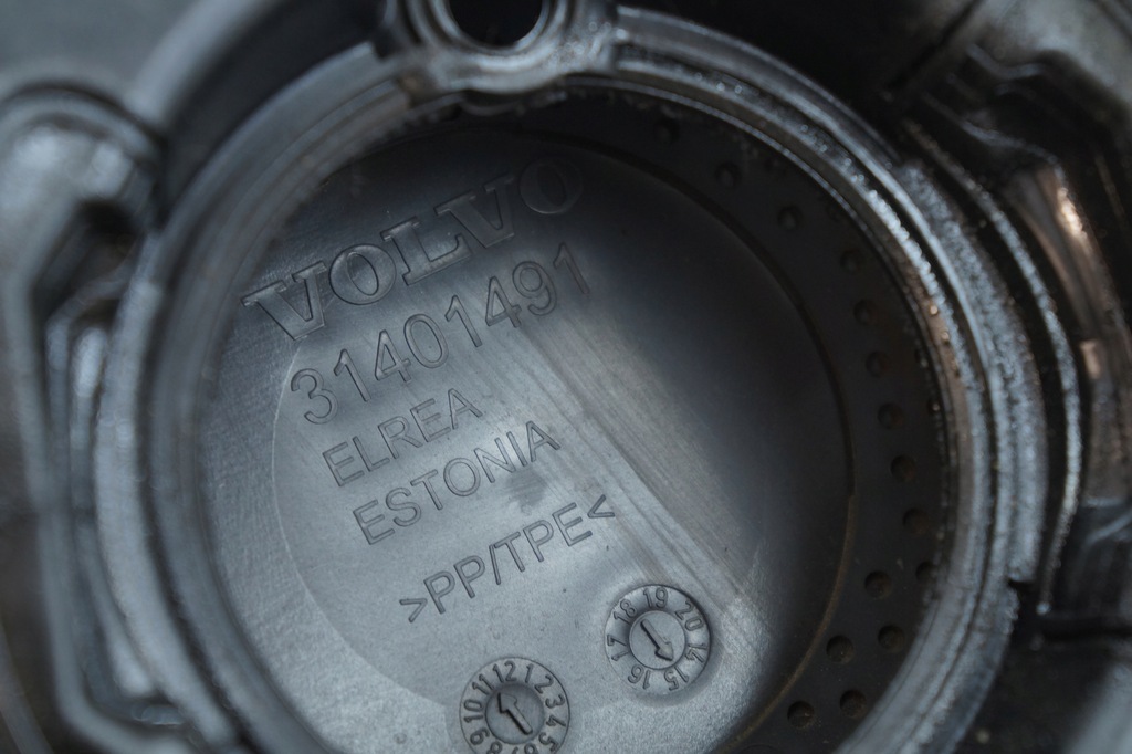 фото №5, Volvo 2,0d защита корпус распределительного вала s40 v50 c30 31401143 31401491