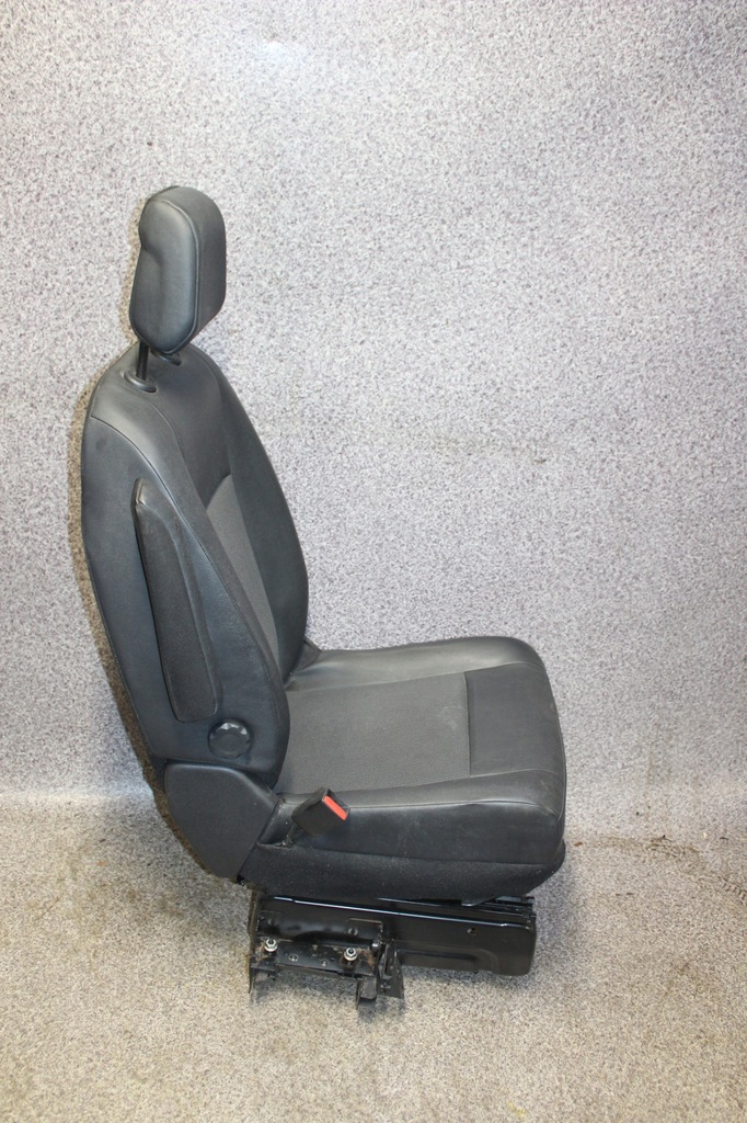 фото №7, Expert iii vivaro proace 16- сиденье водителя левый перед передний 5pin