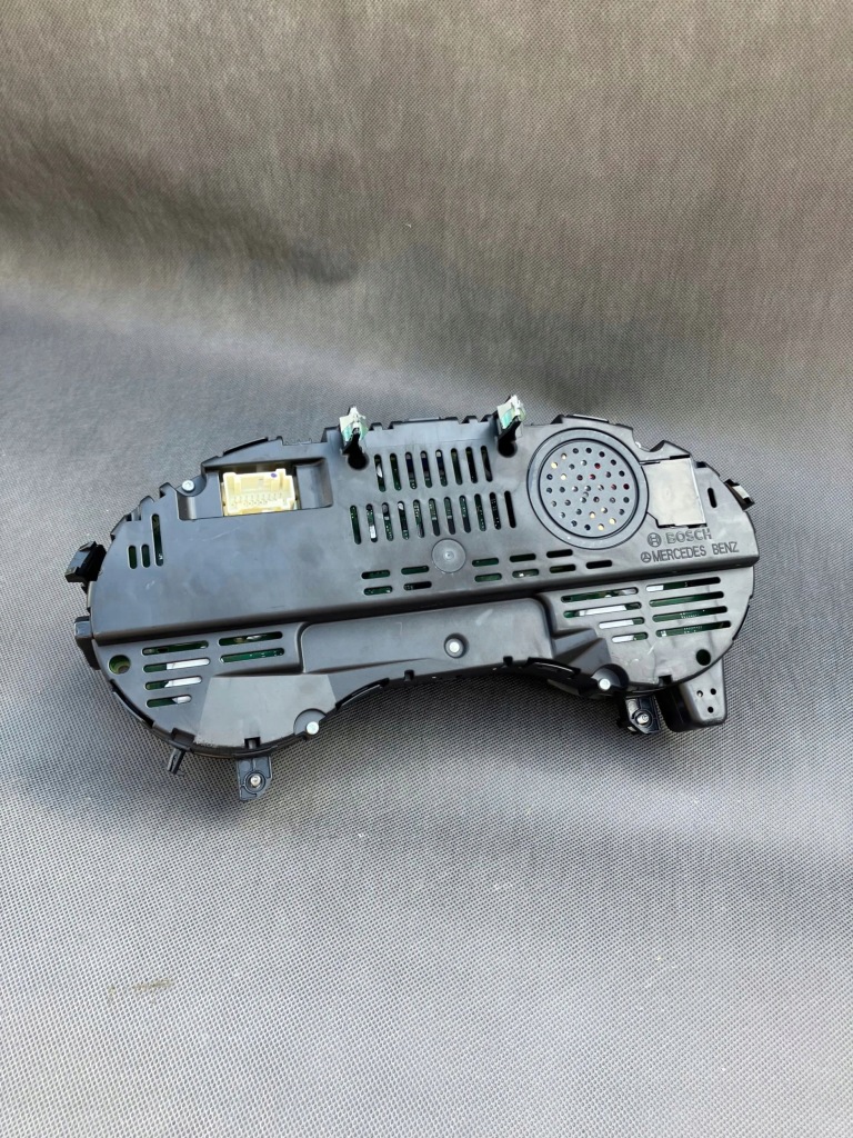 Mercedes лічильник спідометр a1569004502 Недорого