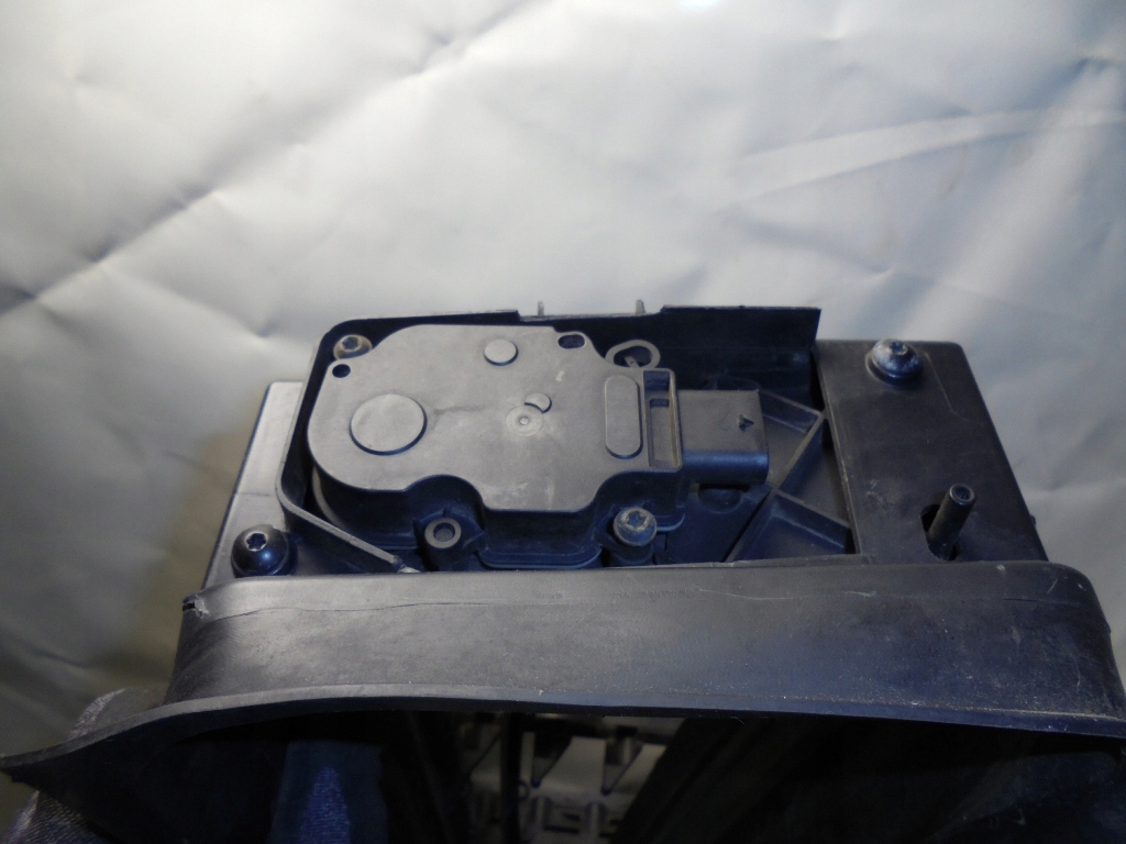 фото №12, Воздуховод воздуха защита жалюзи renault clio iv 1214992066r