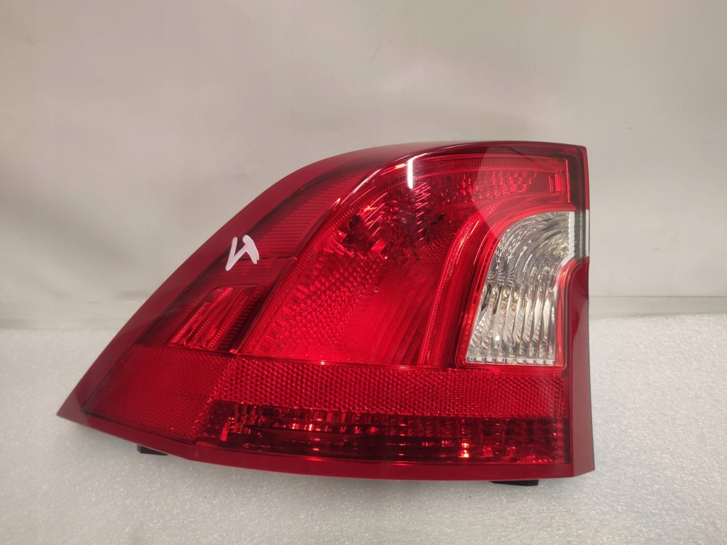 фото №1, Volvo s60 30796267 лампа левый задняя задняя левая