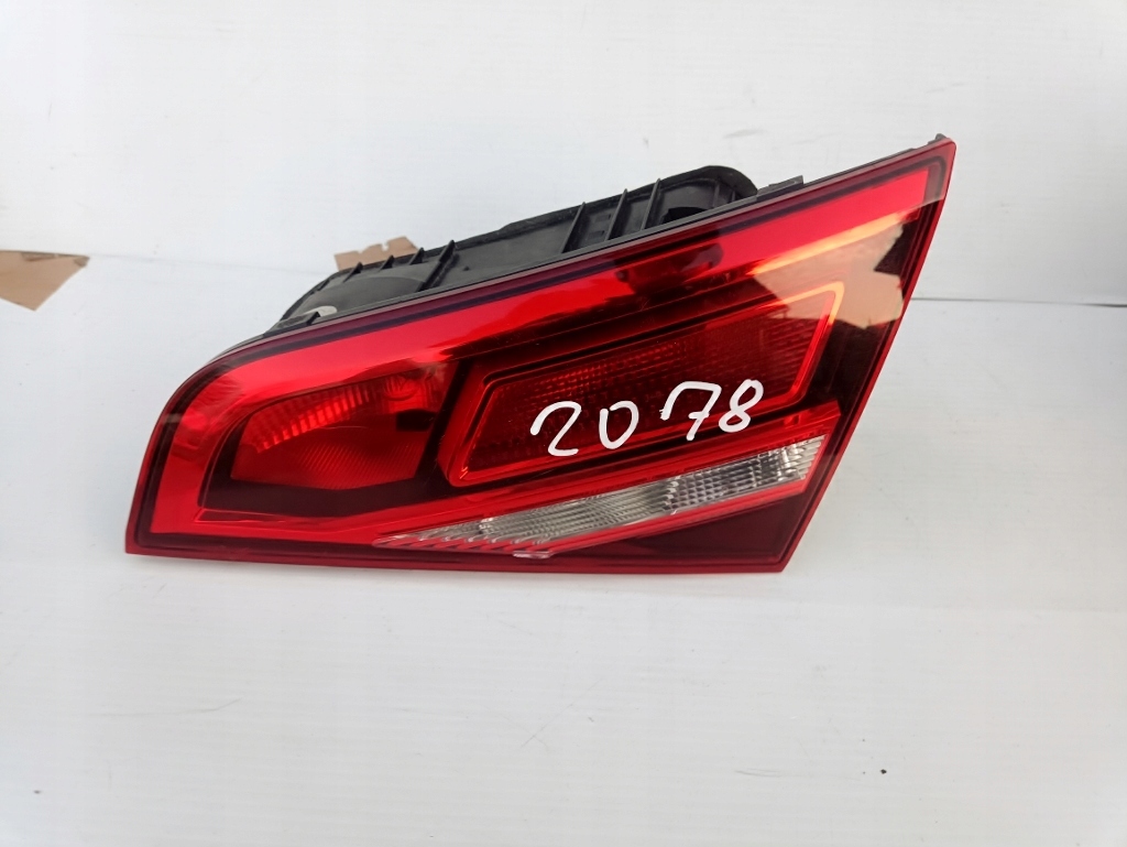 фото №1, Audi a3 8v лампа задня права do кришки 8v4945076