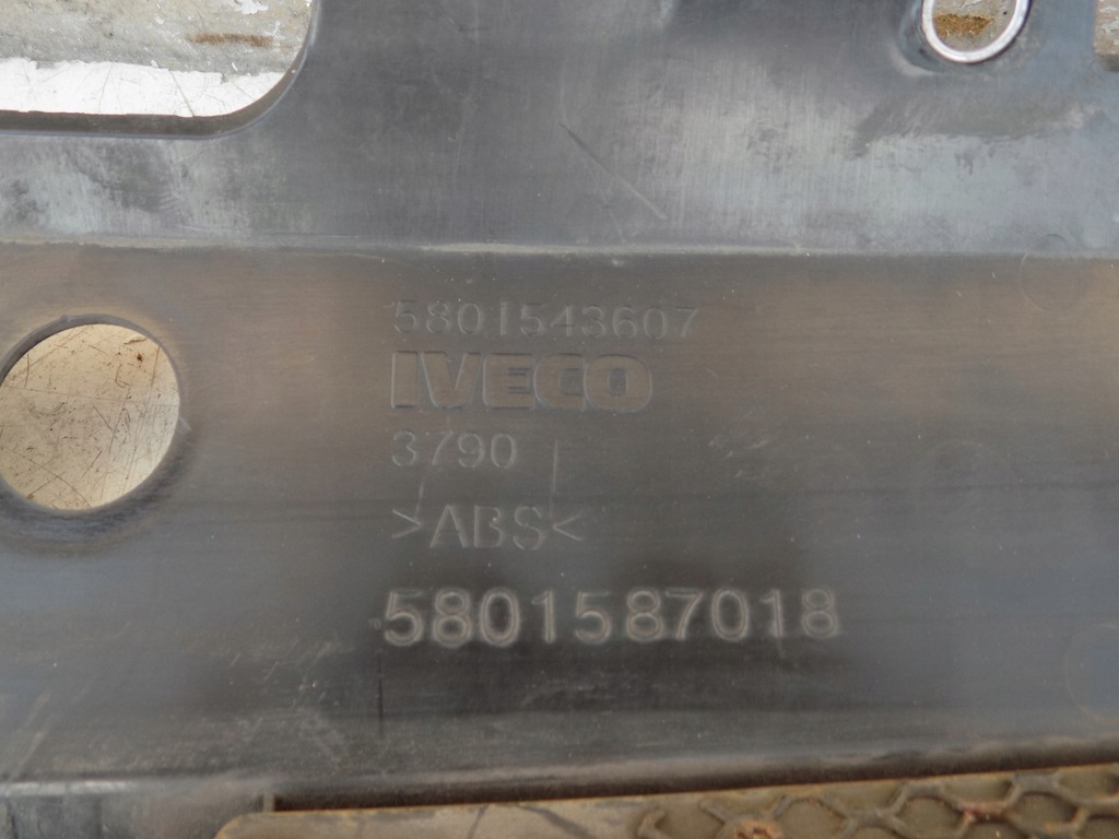 фото №8, Решітка бампера iveco 5801587018