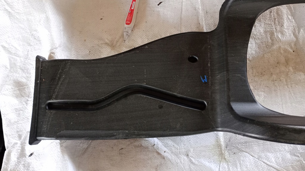 фото №1, Канал воздухозаборник вентиляции vw atlas 3qf820717