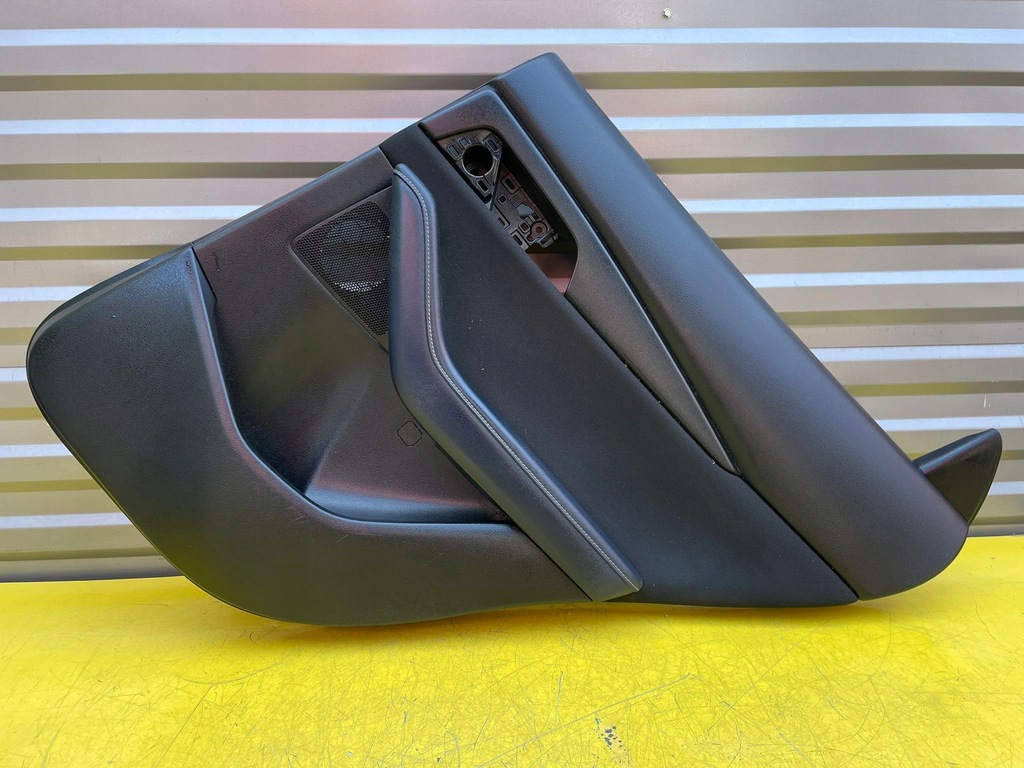 фото №1, Mazda cx30 обивка обшивка дверь правый задняя