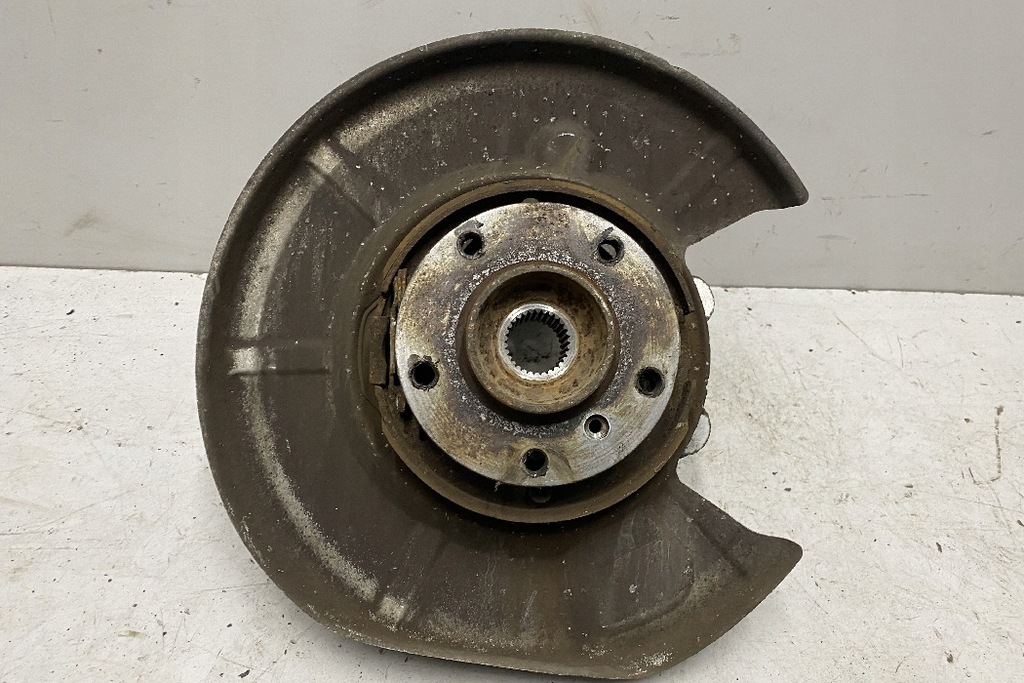 фото №7, Поворотный кулак задняя левая bmw 5 touring e61 6770923 2004