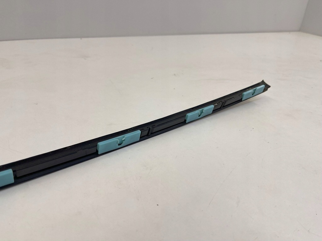 фото №7, Молдинг скло лобове права lexus is ii 220 250