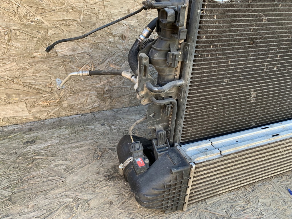 Комплект радиатор 6g91-9l440-cd вентилятор discovery sport l550 13r в Украине