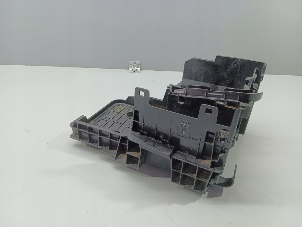 фото №4, Основание аккумулятор renault megane iv 8200430538