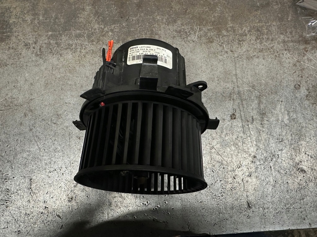 фото №1, Воздуходувка вентилятор обдув eu l5771000 citroen c5 ii x7 iii 08-17