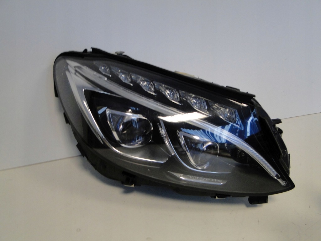 фото №9, Mercedes c klasa 205 kompletny перед капот бампер крылья лампы c63s 799