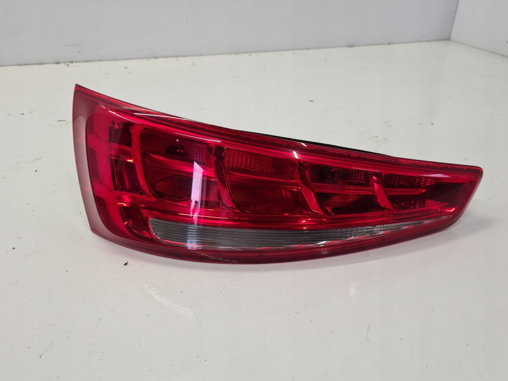 фото №1, Audi q3 8u лампа левый задняя 8u0945093