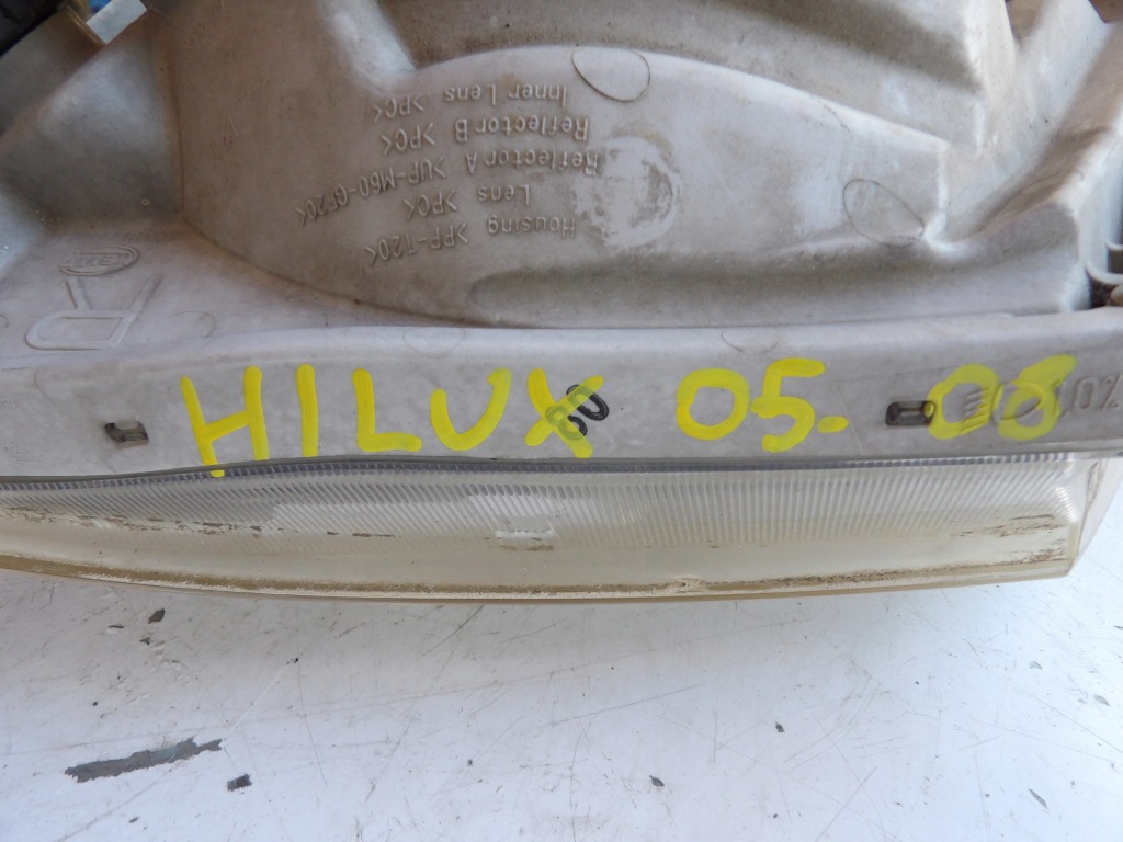 фото №3, Права передня лампа toyota hilux