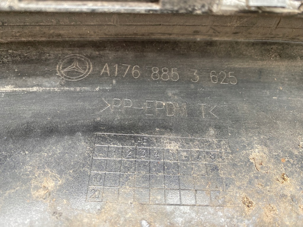 фото №15, Mercedes 176 a klasa lift бампер перед решітка напрямна 1768853625 оригінал