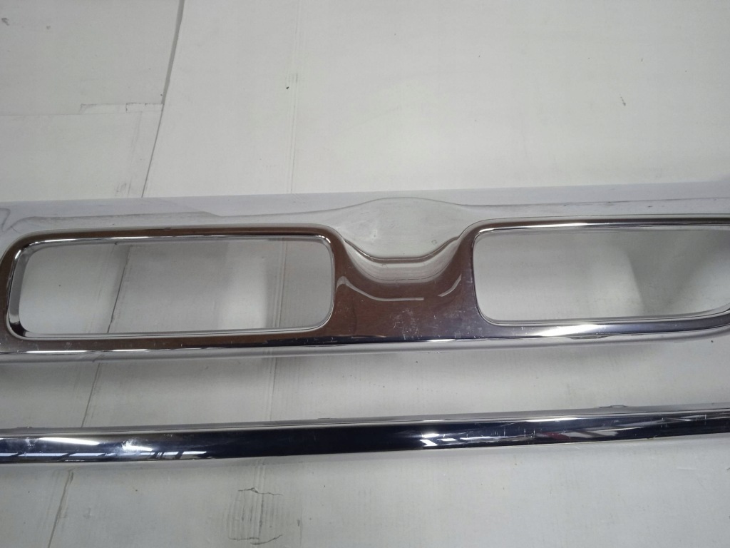 Хром решітка накладка перед передня mercedes glc x253 c253 a2538850102 Зі Шроту