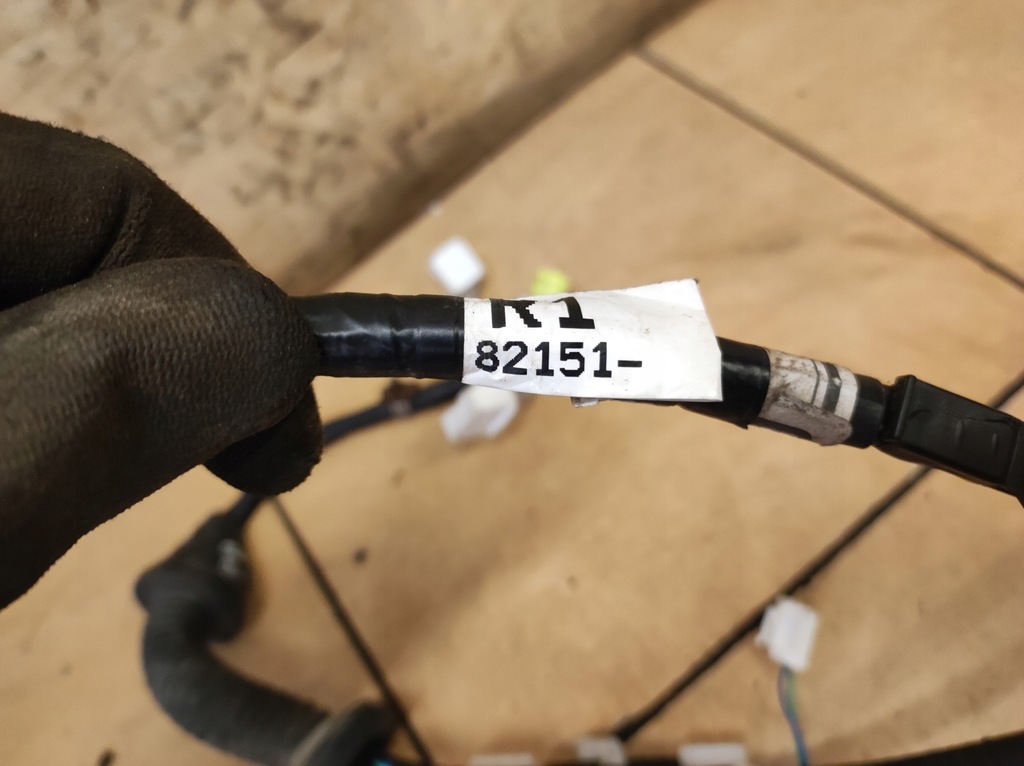 фото №7, Электропроводка жгут шланг кабели дверь правый перед hilux viii 8