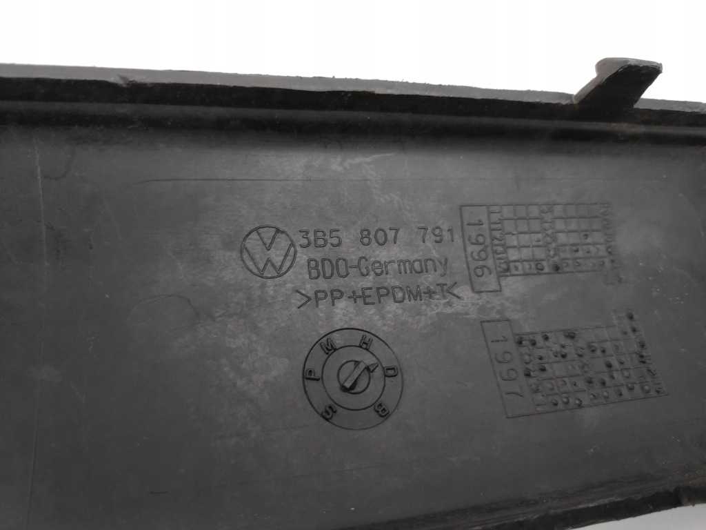 фото №13, Vw passat b5 sedan молдинг бампера левый задняя 3b5807791