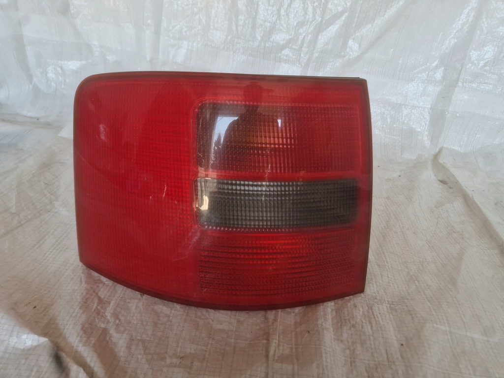 фото №1, Audi a6 c5 97-01 лампа задняя задняя левая вкладыш