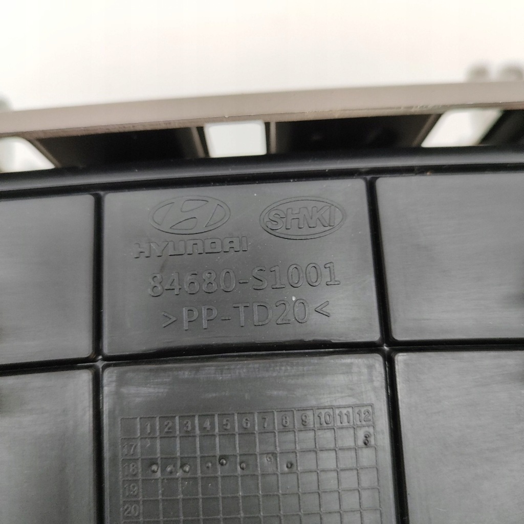 Hyundai santa fe 2019 подлокотник туннель среднего Киев