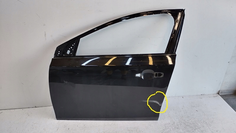 фото №1, Volvo v40 дверь