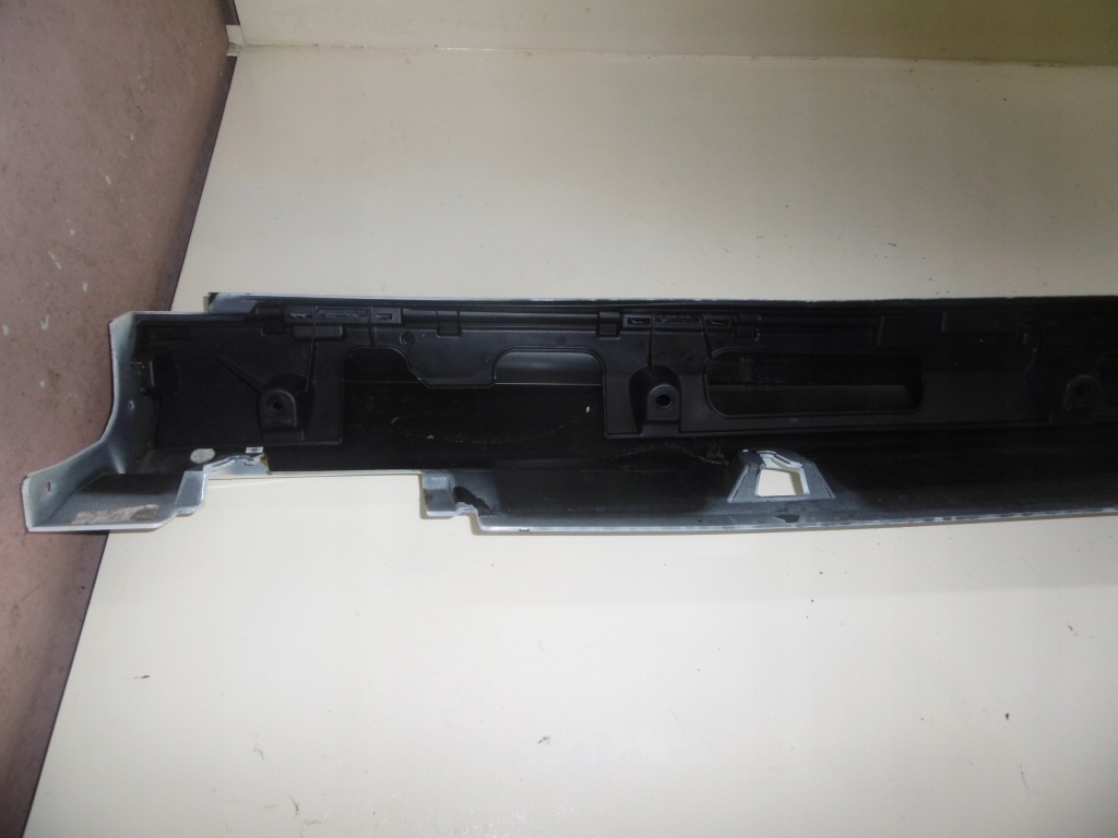 Накладка  накладка порога  левая mercedes w166 ml amg Цена