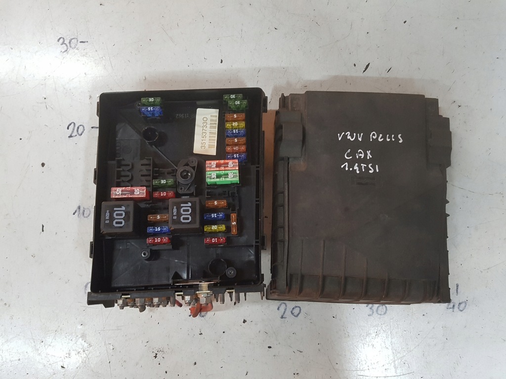 фото №1, Golf 5 v plus 1.4 tsi cax коробка запобіжників