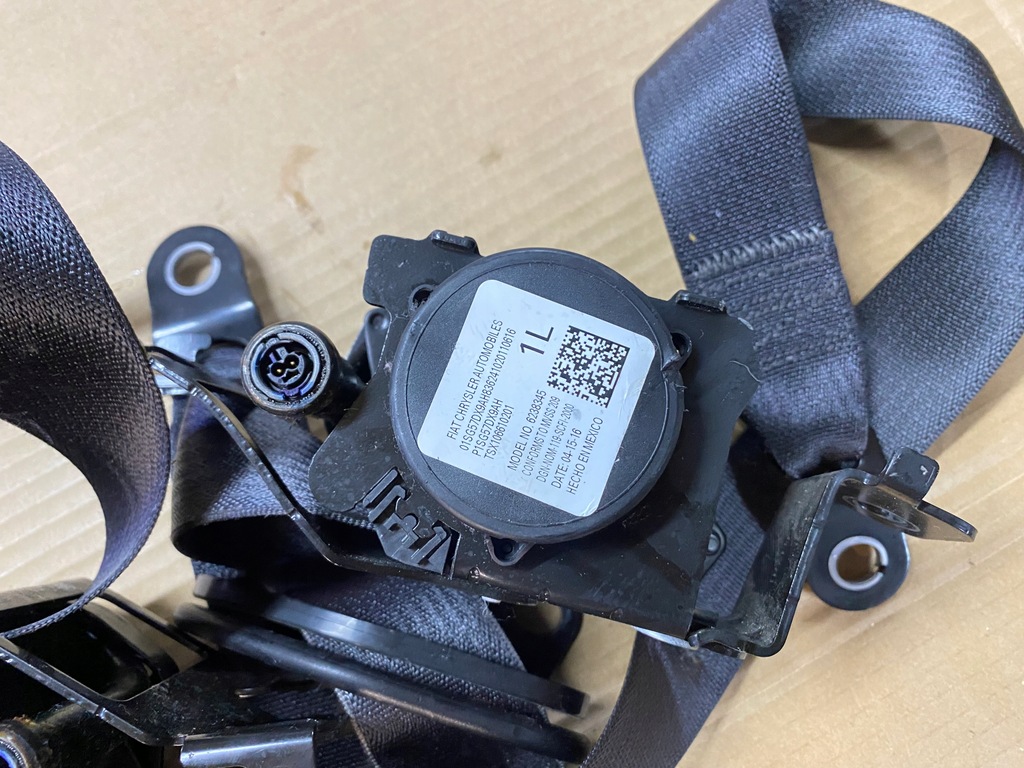 фото №7, Ремені безпеки перед dodge challenger srt 6.4