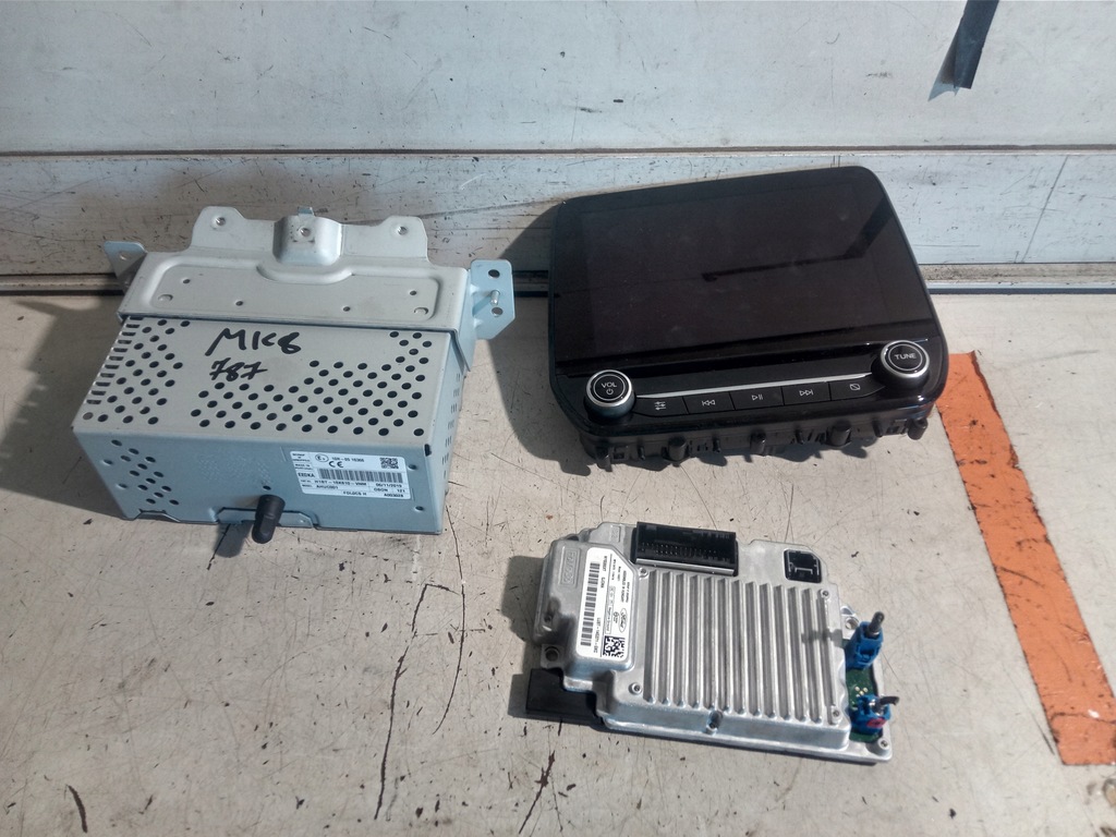 фото №1, Ford fiesta mk8 радио навигация сенсорный