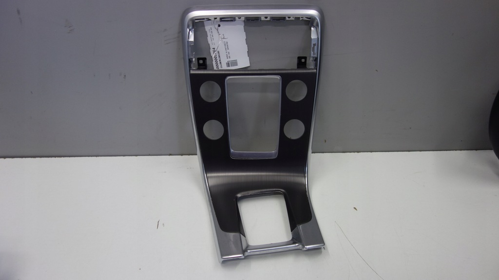 фото №1, Volvo s60 v60 панель кондиционера рамка корпус