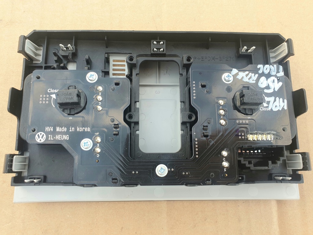 фото №2, Лампа потолочный салона vw t-roc 5ta947105 dys